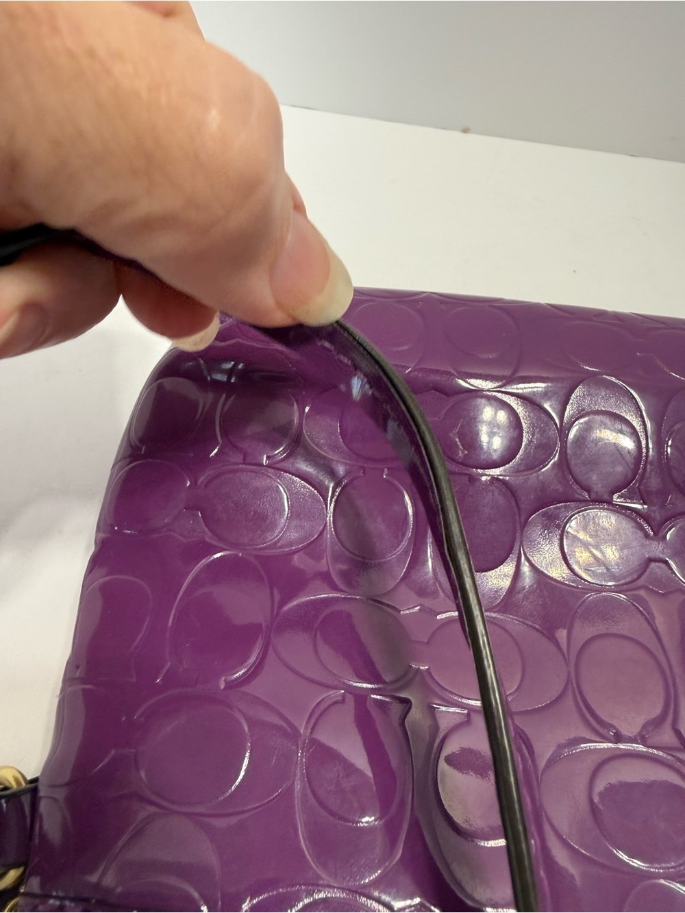 Coach Purple Patent Signature Wristlet with Gold Heart Charm, Lots Of Room! Cute - Picture 4 of 11